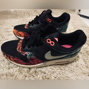 Kids Nike Air Max Low-tops - size 7 youth - black orange green floral print Y2K